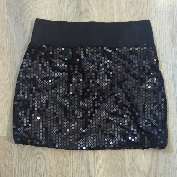 Lily White Dresses & Skirts - ⭐3/$10⭐Lily White Sequined Skirt